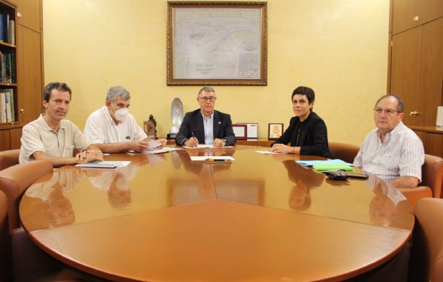 El presidente de la CHS mantiene una reunión con la alcaldesa de Beniel