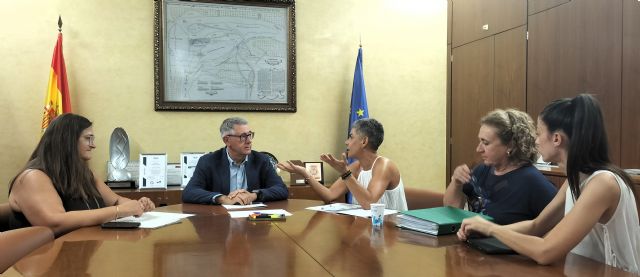 La CHS mantiene una reunión de trabajo con la alcaldesa de Beniel y representantes de la Asociación de Vecinos de Torremendo