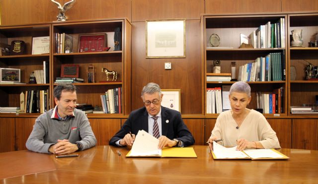 La CHS firma un convenio de colaboración con el Ayuntamiento de Beniel