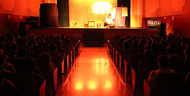 Éxito de asistencia del alumnado a la obra de teatro del Lazarillo de Tormes